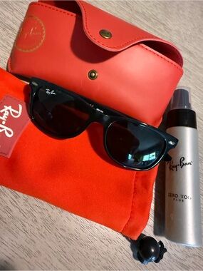 Disney x Ray-Ban KIDS Polarized Sunglasses, Mickey Mouse - Limited Edition